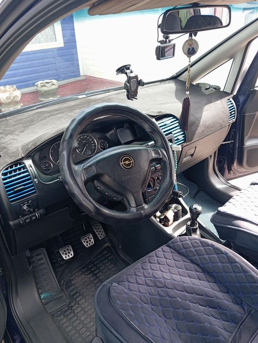 Продаю Опель Зафира А