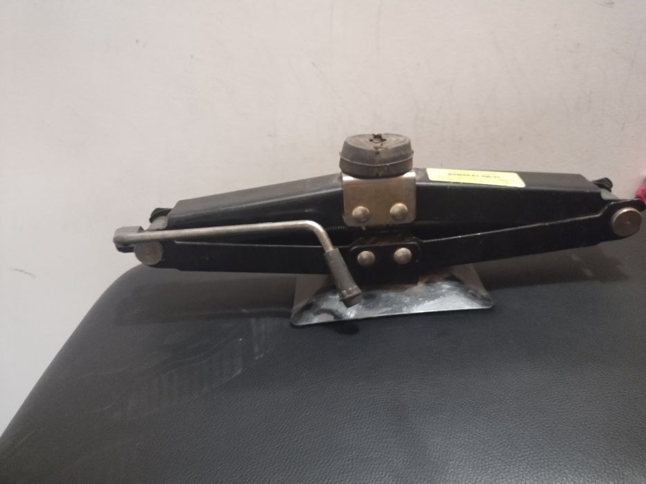 Продам домкрат домкрат