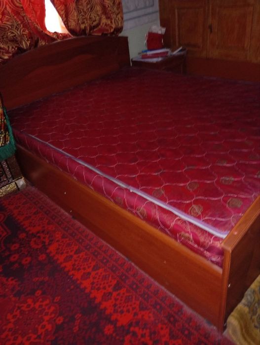 Кровать двуспальная