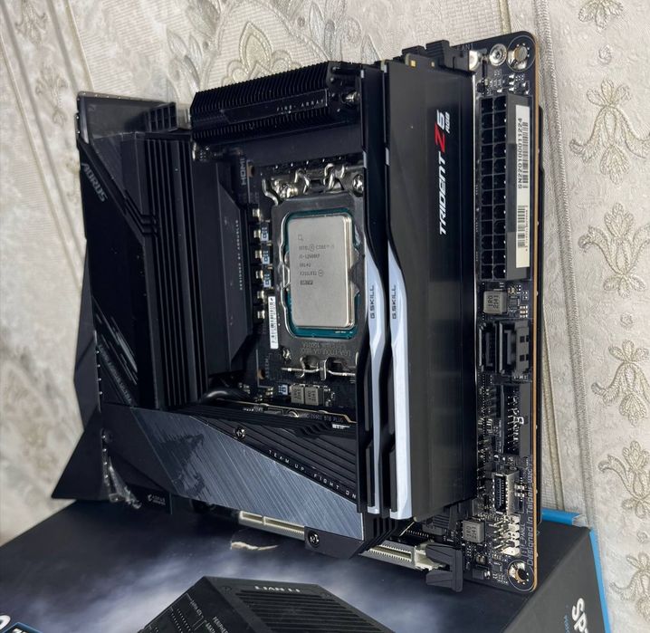 Aorus Z690i Ultra Lite DDR5 WiFi
Aorus Z690i Ultra Lite DDR5 WiFi

Тол