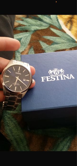 Ceas festina 700 lei