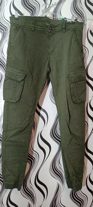 Зелени карго панталони