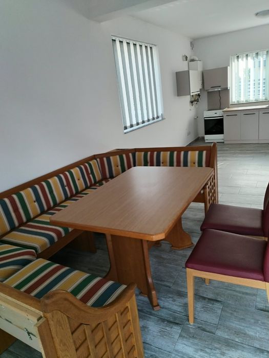 Vand coltar ,masa și doua scaune