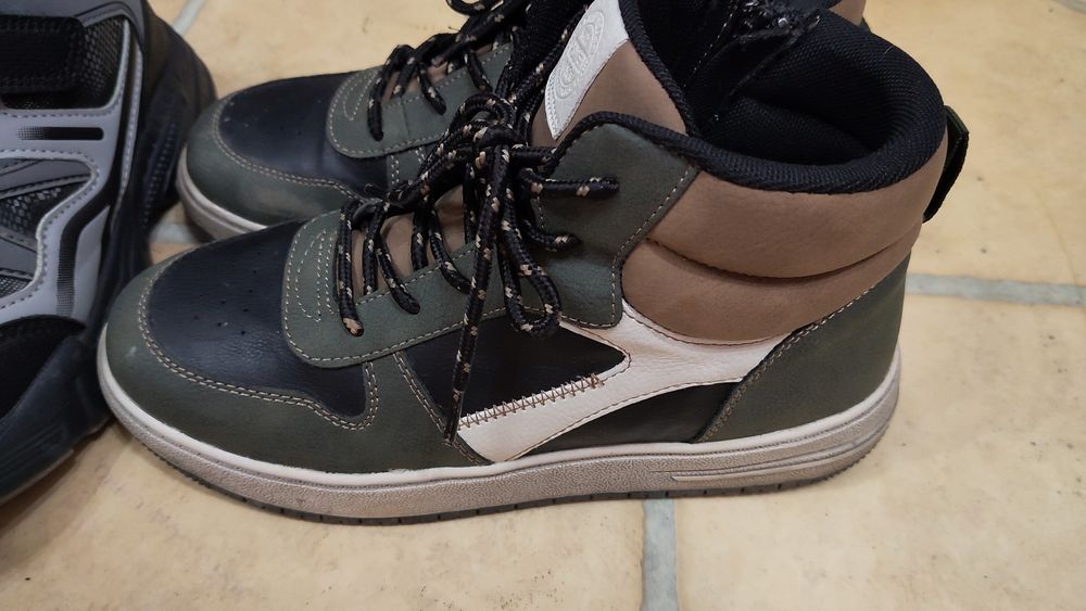 Продам детскую обувь