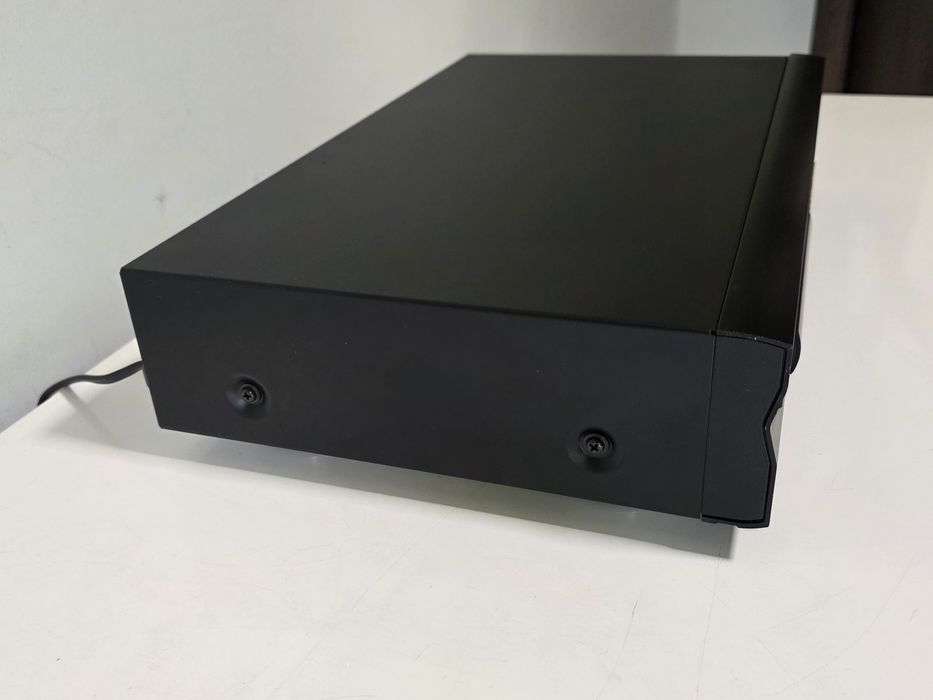 CD плейър Yamaha CDX-596
