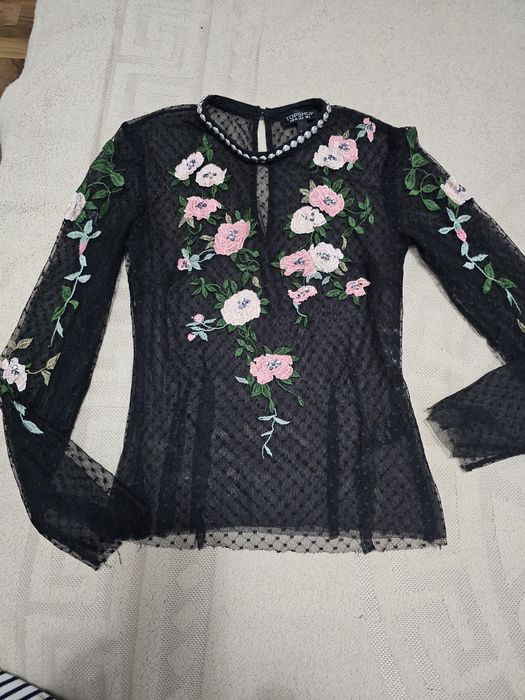 Нарядная блузка Topshop.