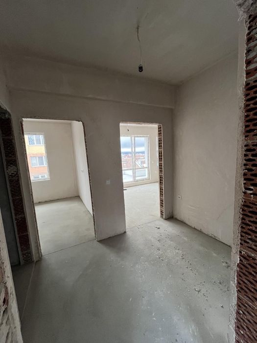 Четиристаен апартамент с 2 гаража