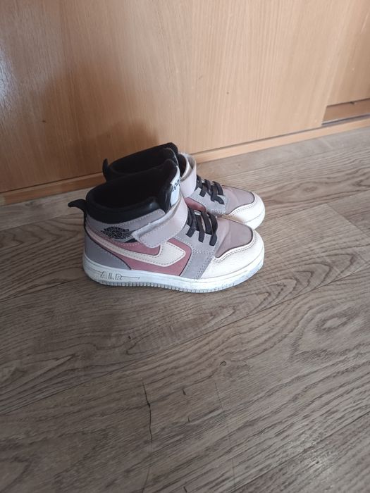 Детские кроссовки, размер 32