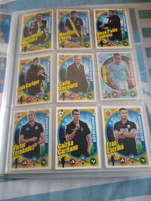 Vând lot 3 cataloage, cartonase Panini, stare foarte buna!! Spania