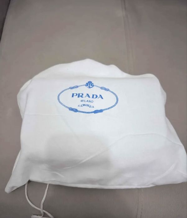 Продам мужскую сумку PRADA