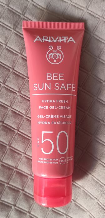 Apivita Bee Sun Safe Лек слънцезащитен гел за лице SPF50