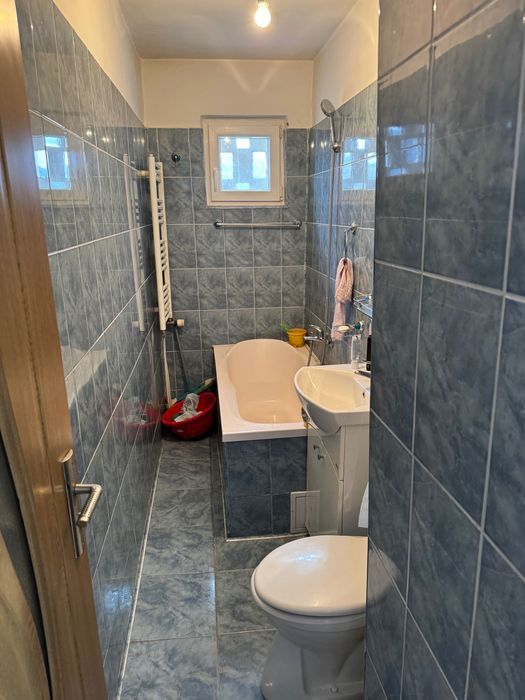 Vând apartament in Resita