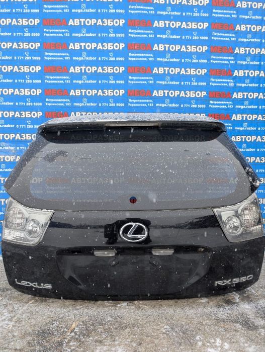 Кришка богажника на Lexus RX350.