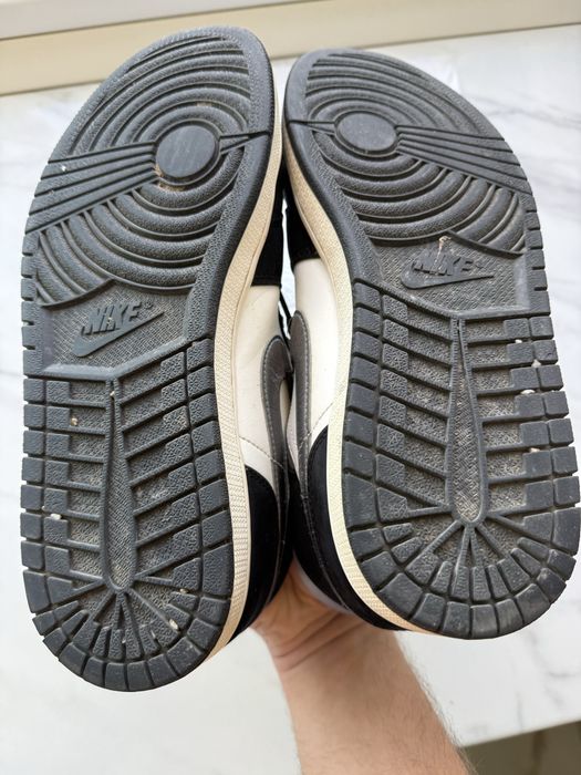 Nike Air Jordan 1 / 44