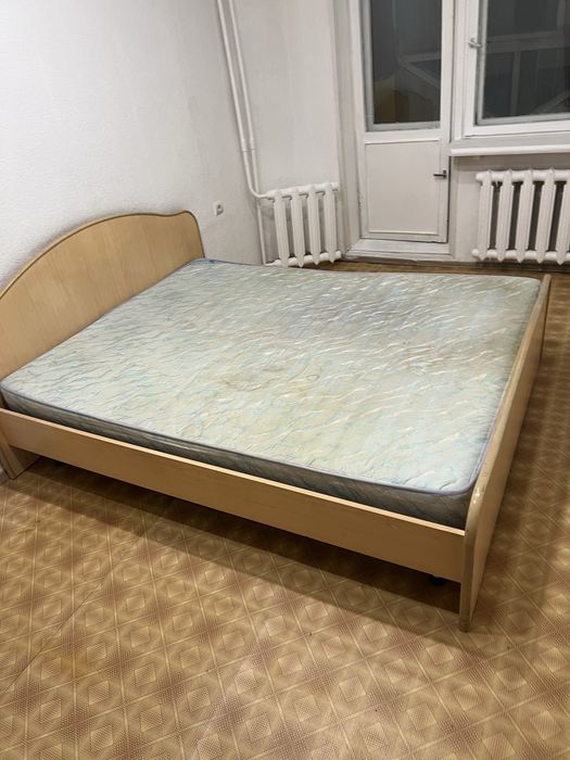 Кровать дауспальная бу