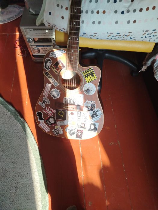 Гитара акустическая