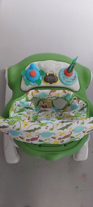 Детска проходилка с играчка.