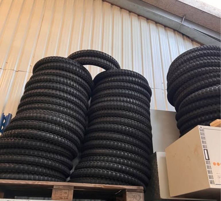 Гуми 19” за мотор