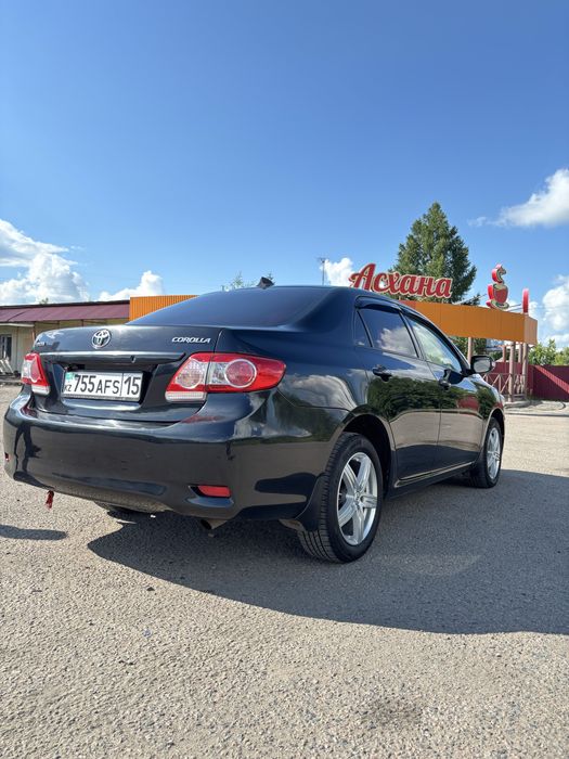 TOYOTA Corolla 2011 год