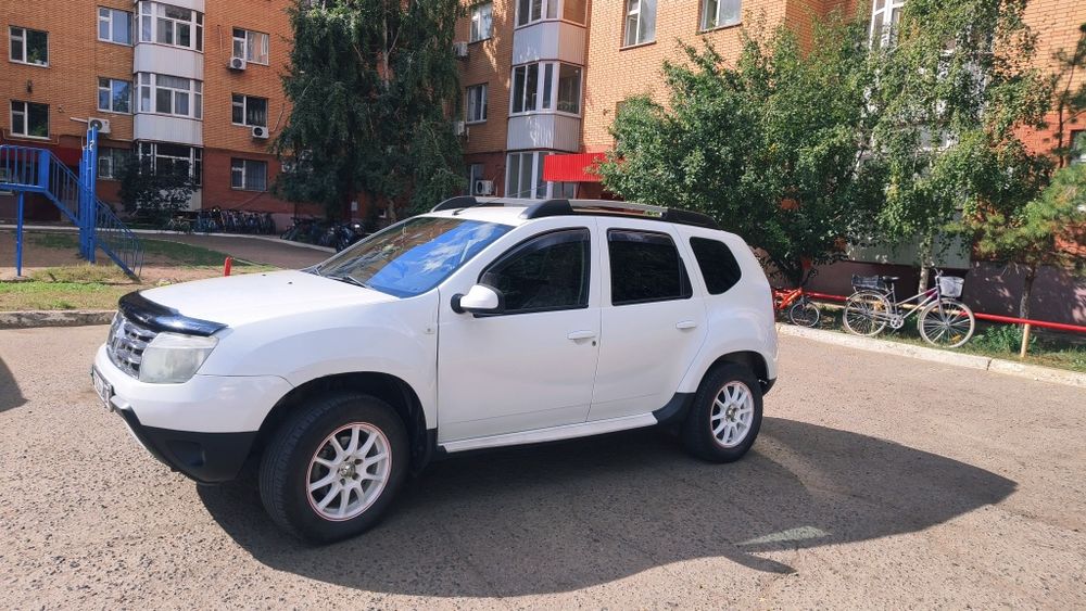 Продам автомобиль кроссовер Renault Duster