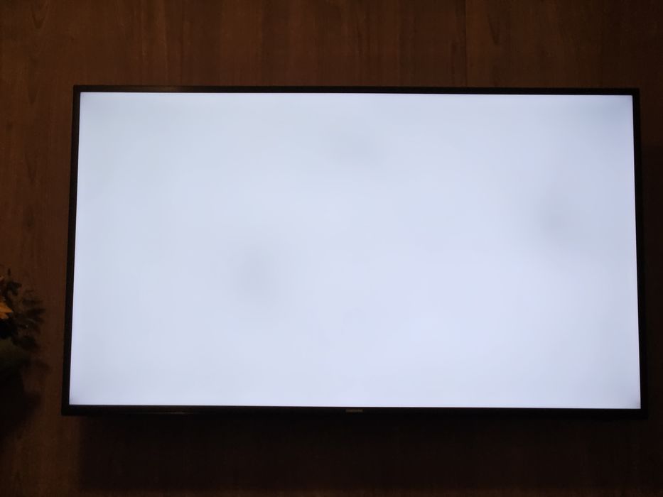 Телевизор Samsung LED 48" 48JU6000 + XIAOMI BOX 4K