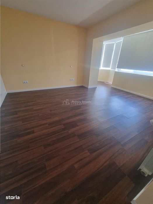 Apartament 5 camere  cu scara interioara tip  penthouse -doua etaje