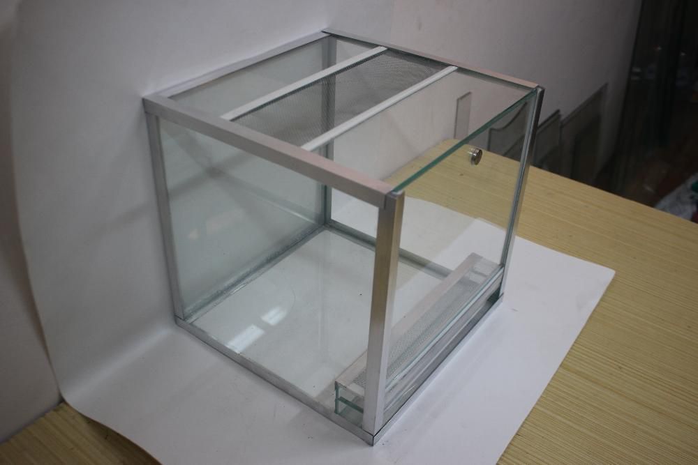 террариум для пауков,улиток и насекомых