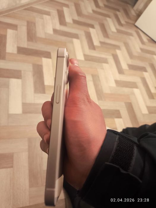 Продам айфон 13 128 гб