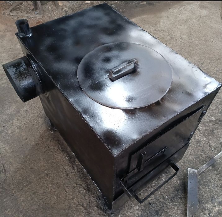Угольная печь домашняя.