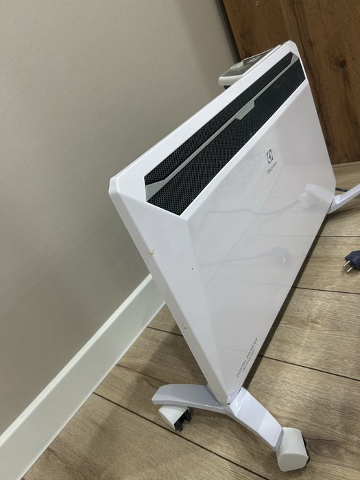 Обогреватель, Конвектор Electrolux ECH/RI-2000