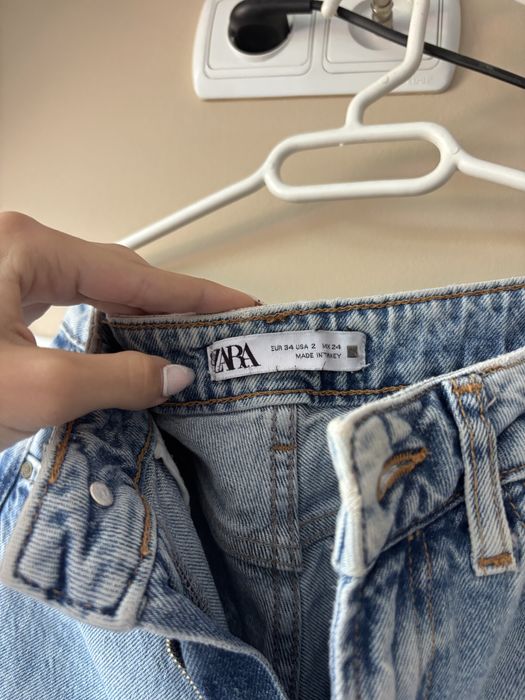 Скъсани дънки Zara mom fit