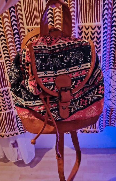 Rucsac+cadou surpriză