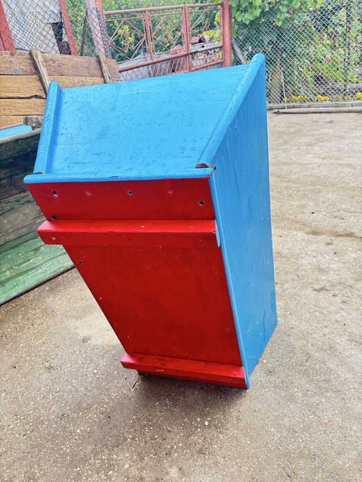 Продавам дървено корито за месо