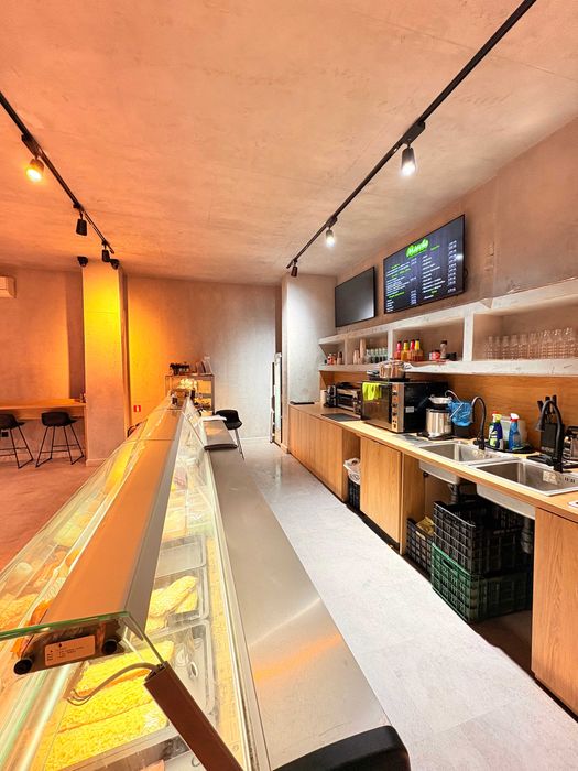 Продава се Заведение в Бургас, Изгрев - 45 кв.м за 1077 €/кв.м - Снимка #2