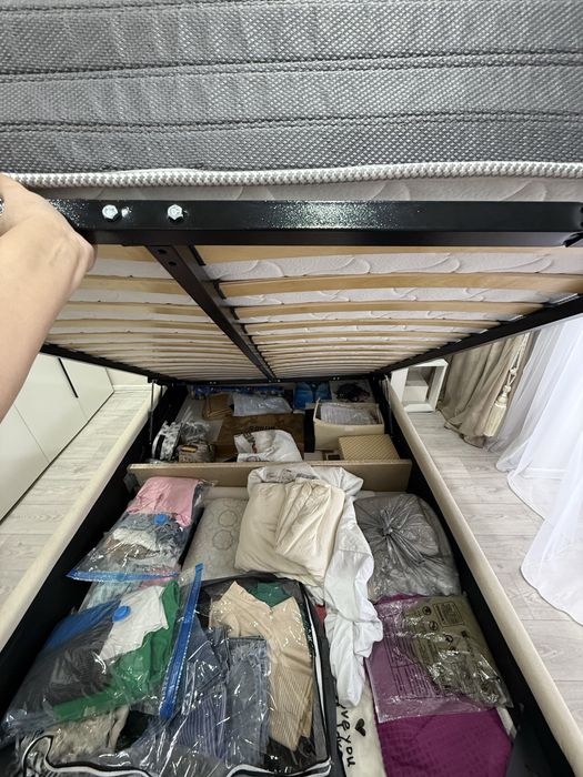 Продам кровать 140 см на 200 см
