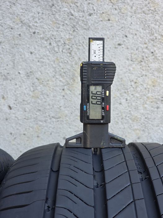 Vand patru anvelope de vara continental 235 60 18 dot 5023