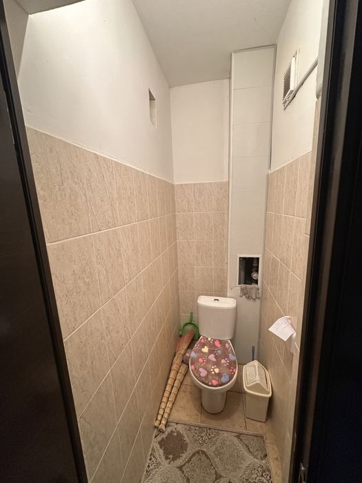 Yashnabod Rayon Olmos maxalla 3/2/5  kvartira srochno sotiladi