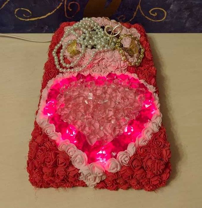 Подарок для любимой  в виде сердца