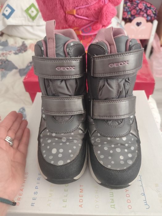 Cizme mar 33 Geox și Agatha Ruiz de la Prada.