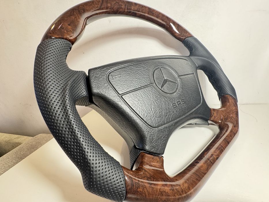 Руль анатомический AMG орех