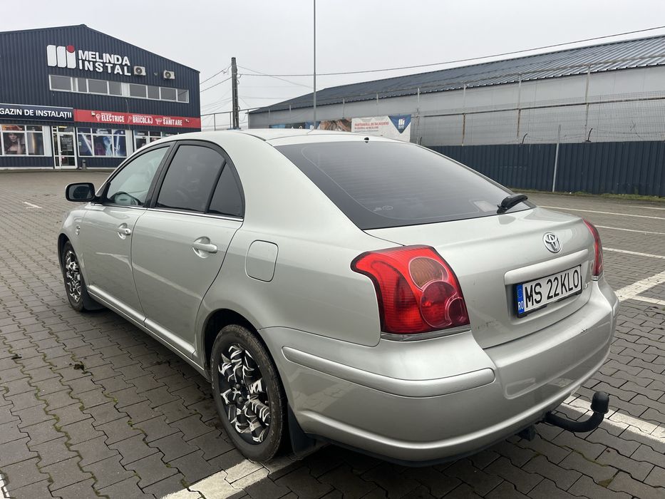 De vanzare toyota avensis