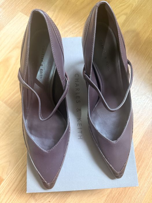 Шикарные туфли Charles&Keith, новые