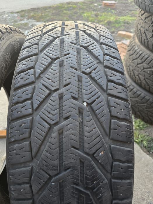 Anvelope 205/60 R16 RIKEN de iarna 2023