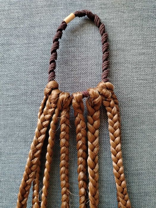 Опашка за коса с ластик и плитки