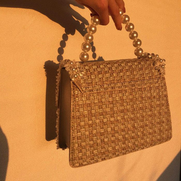 Бутикова Чанта От Букле С Перли