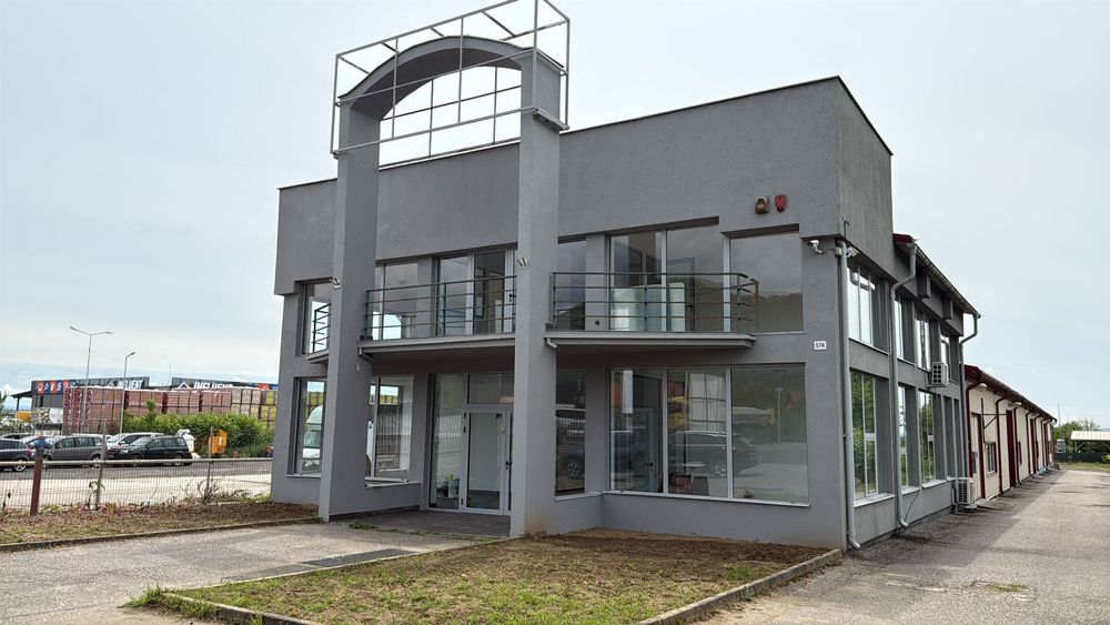 Inchiriez hala 1.000 mp cu birouri 550 mp si 3.000 mp teren, acces E81