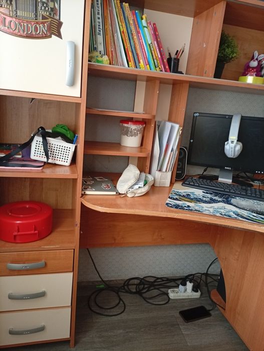 Продам рабочий стол (без ничего)