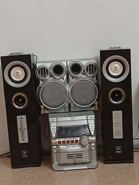 Музыкальный центр колонки