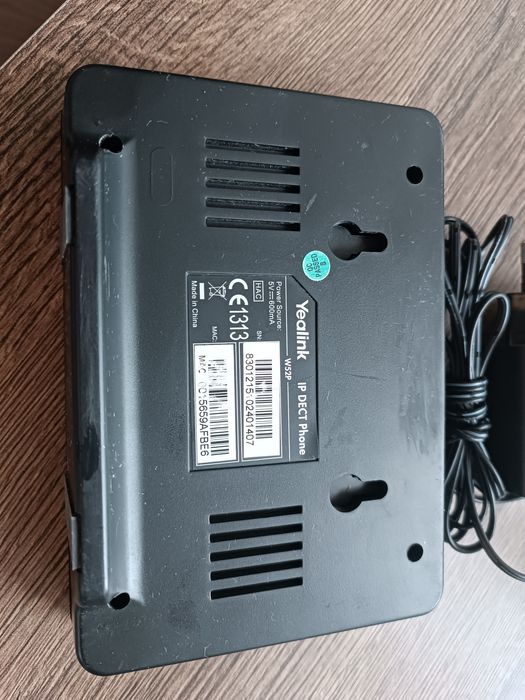 База DECT-телефонии Yealink W52P + 2 трубки