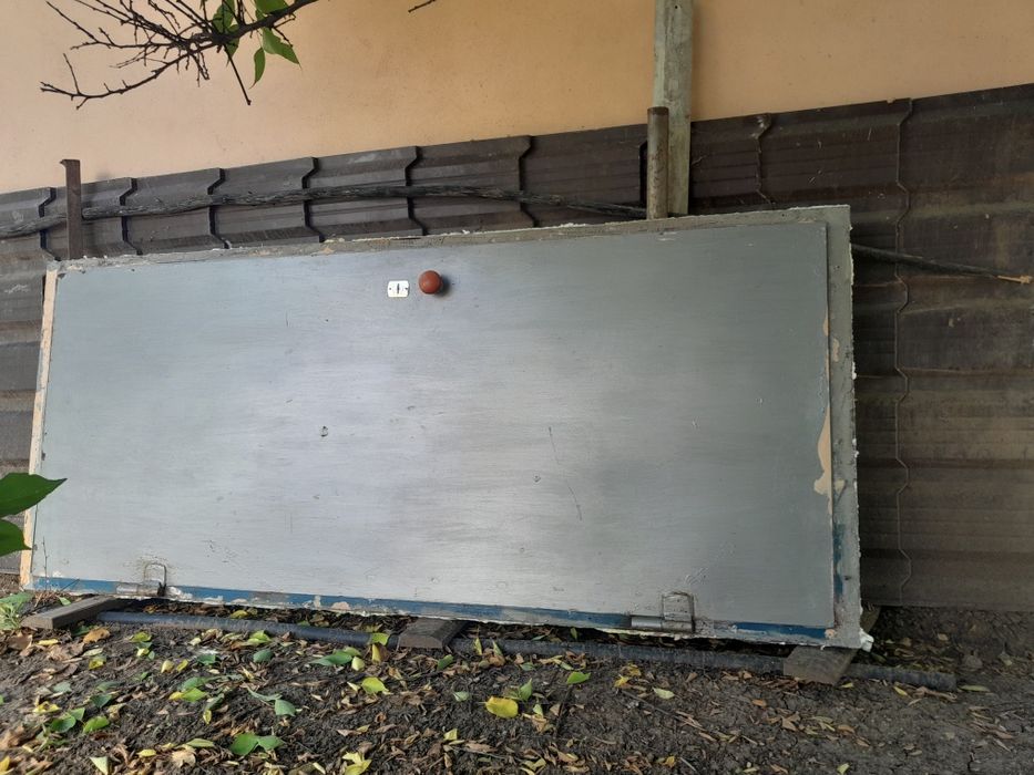 Продам дверь б/у металл